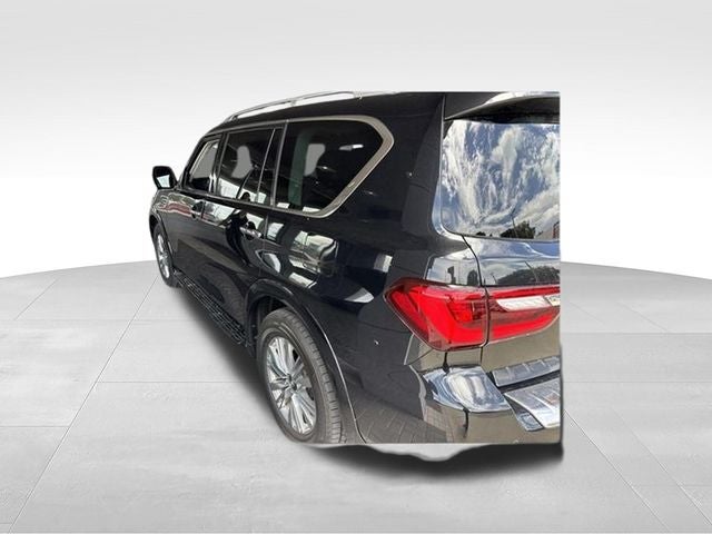 2023 INFINITI QX80 LUXE