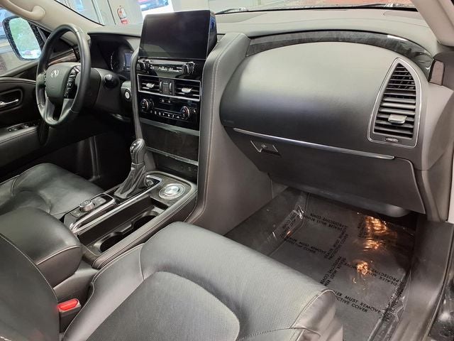 2023 INFINITI QX80 LUXE
