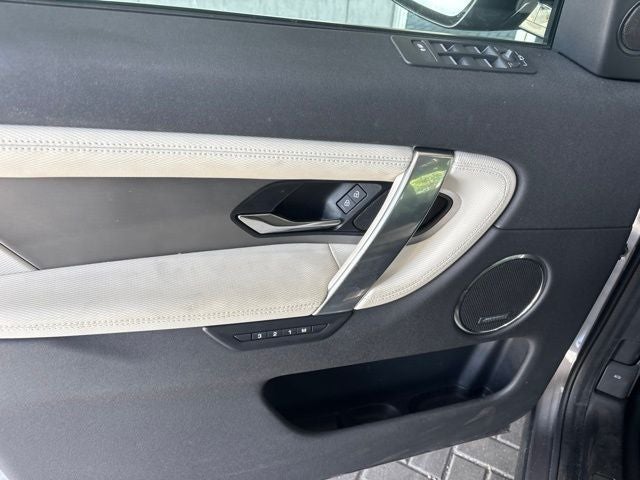 2025 Land Rover Discovery Sport SE