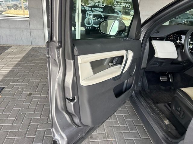 2025 Land Rover Discovery Sport SE