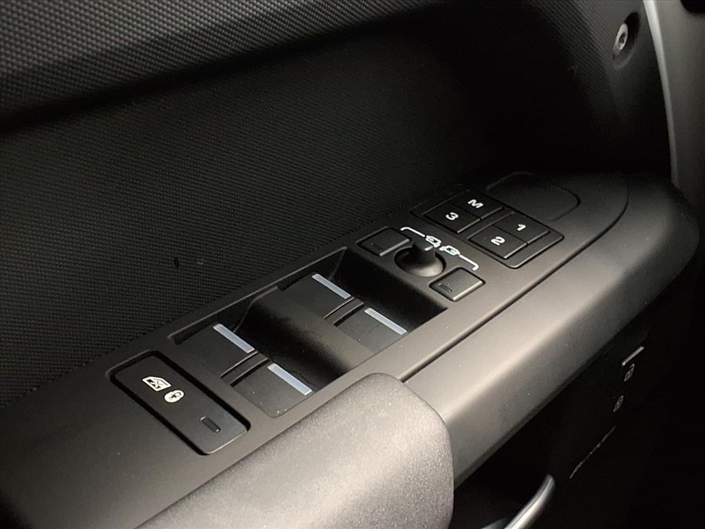 2025 Land Rover Defender S