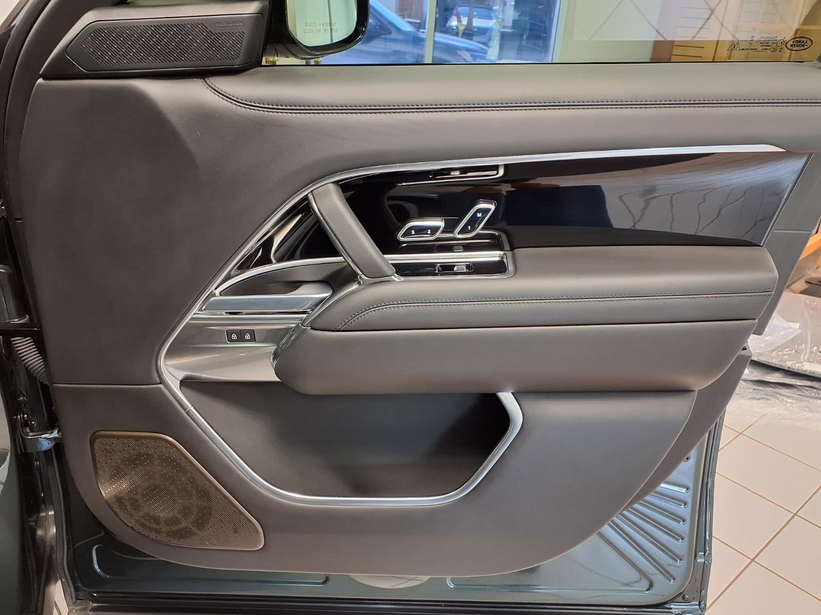 2025 Land Rover Range Rover Autobiography