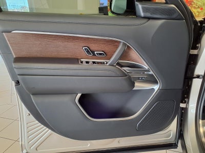 2025 Land Rover Range Rover SE LWB
