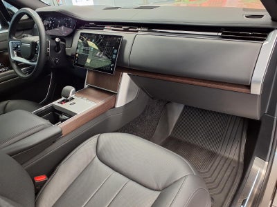 2025 Land Rover Range Rover SE LWB