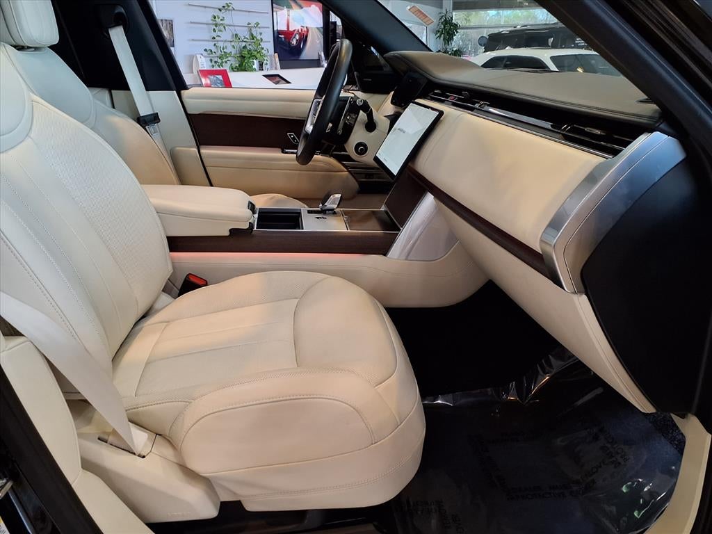 2025 Land Rover Range Rover SE LWB