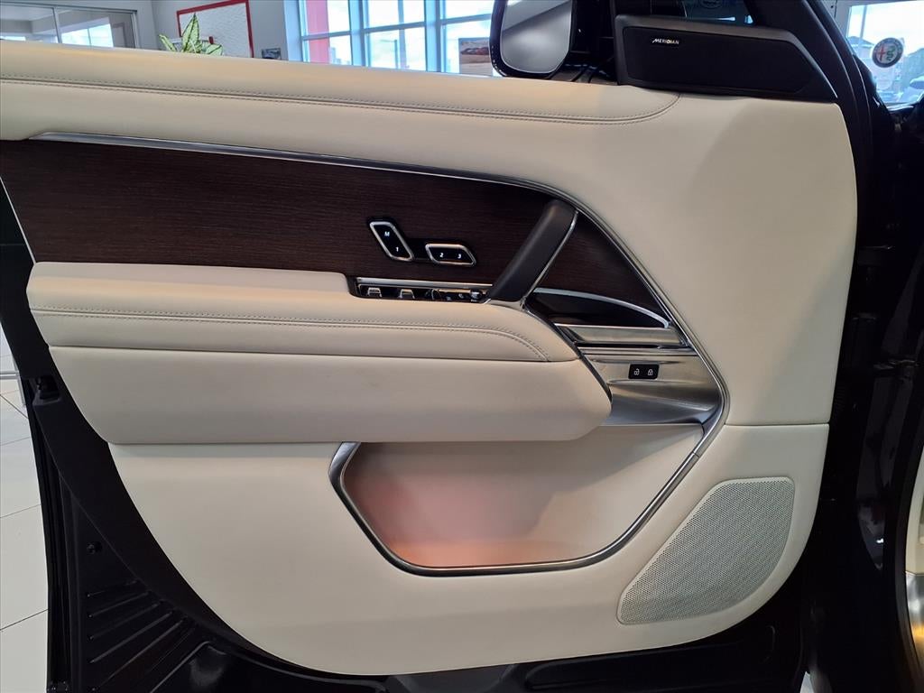 2025 Land Rover Range Rover SE LWB