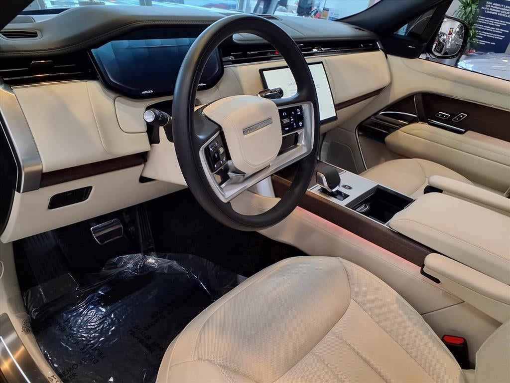 2025 Land Rover Range Rover SE LWB