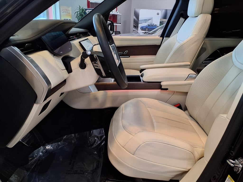 2025 Land Rover Range Rover SE LWB
