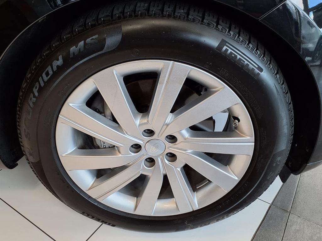 2025 Land Rover Range Rover SE LWB