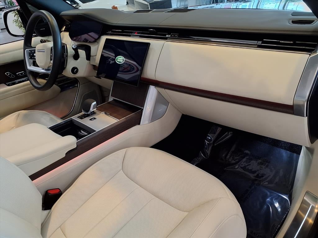 2025 Land Rover Range Rover SE LWB