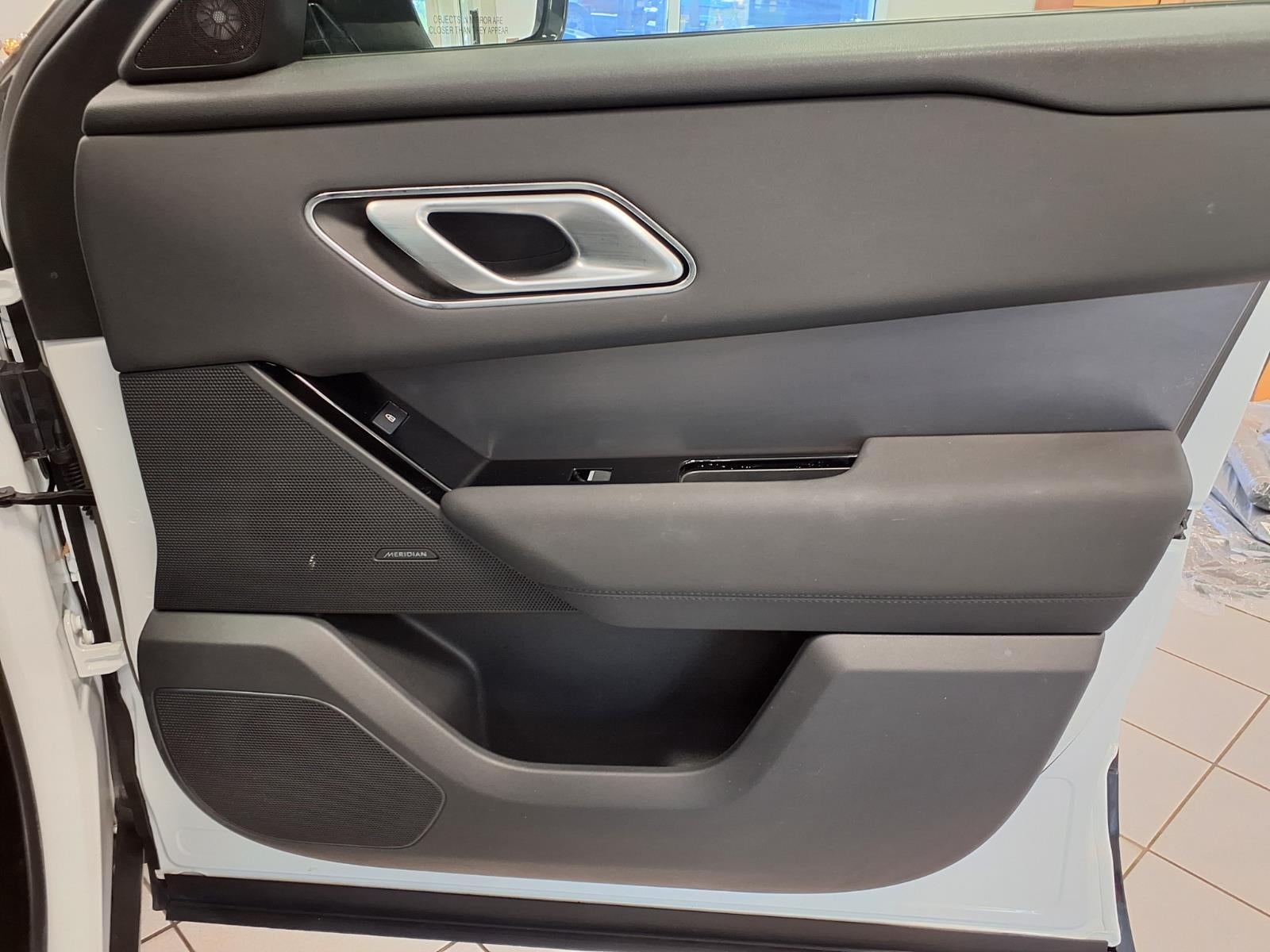 2025 Land Rover Range Rover Velar Dynamic SE