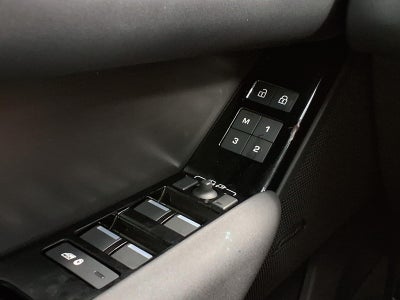 2025 Land Rover Range Rover Velar Dynamic SE