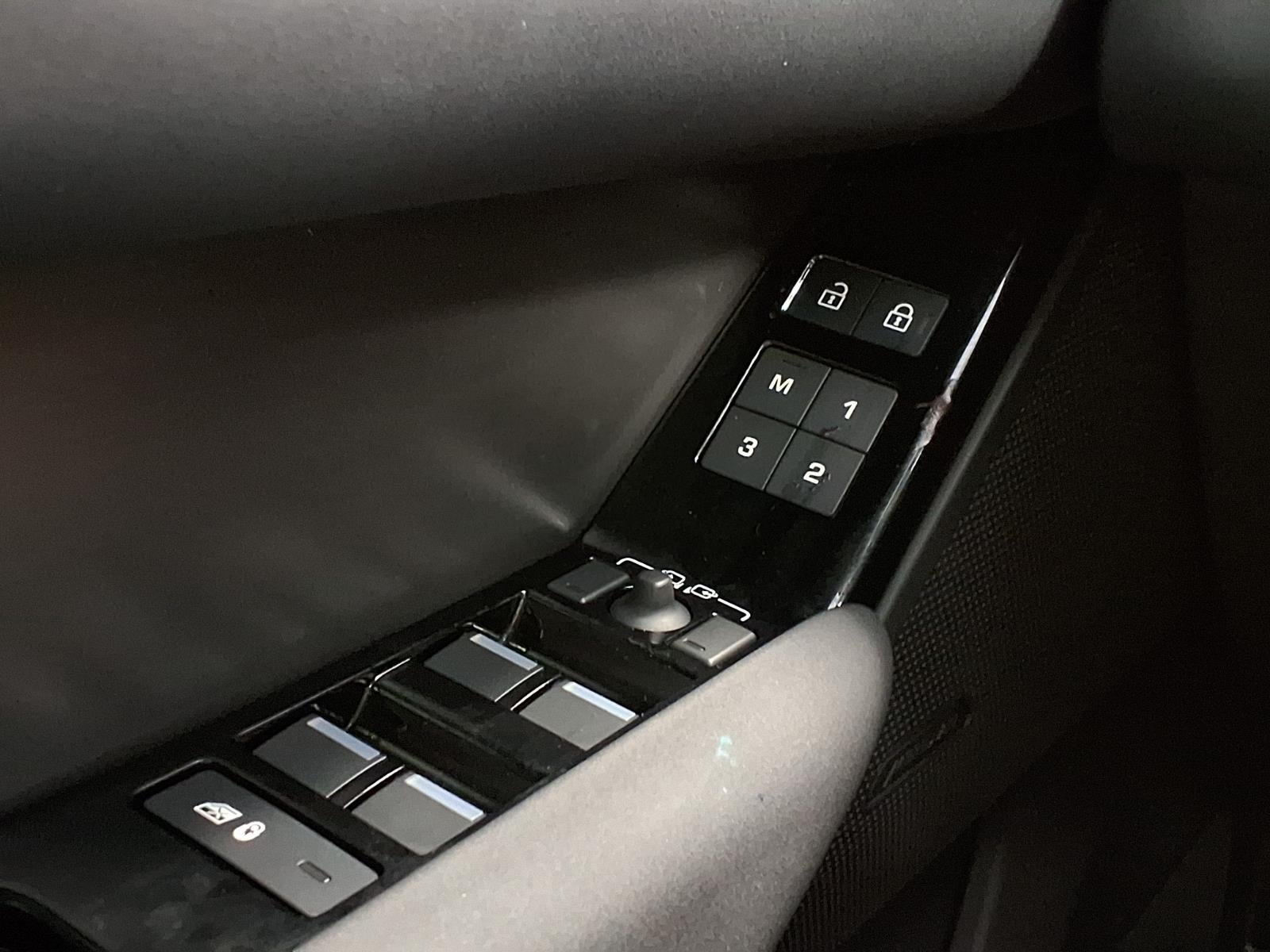 2025 Land Rover Range Rover Velar Dynamic SE