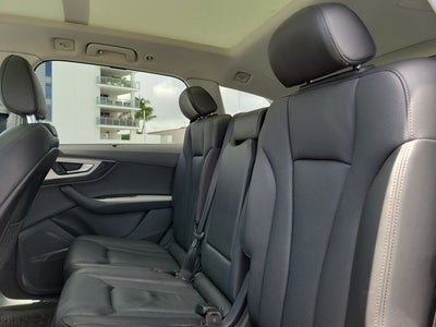 2019 Audi Q7 45 SE Premium Plus quattro