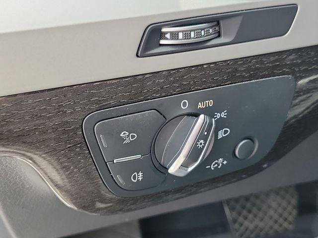 2019 Audi Q7 45 SE Premium Plus quattro