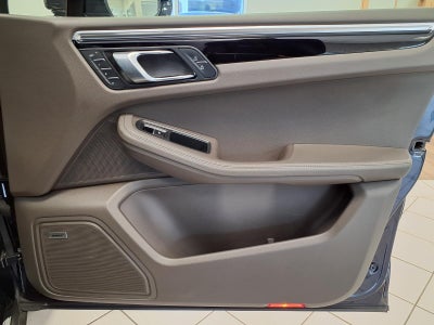 2023 Porsche Macan T