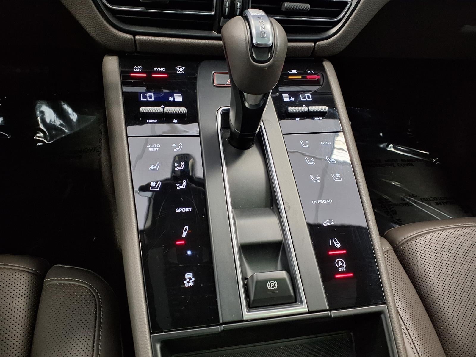 2023 Porsche Macan T