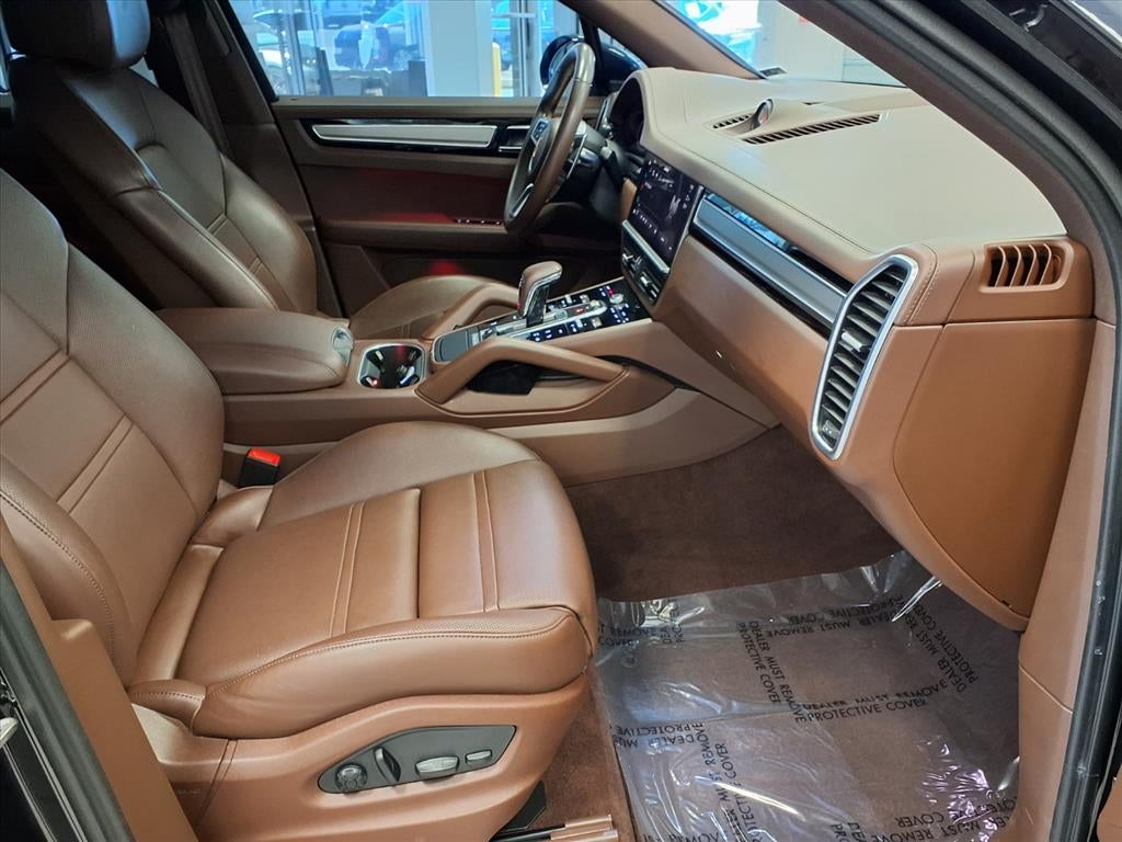 2023 Porsche Cayenne Platinum Edition