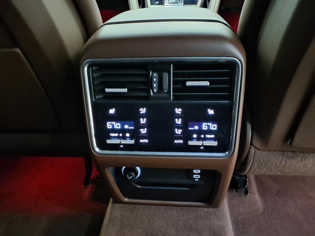 2023 Porsche Cayenne Platinum Edition