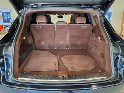 2023 Porsche Cayenne Platinum Edition