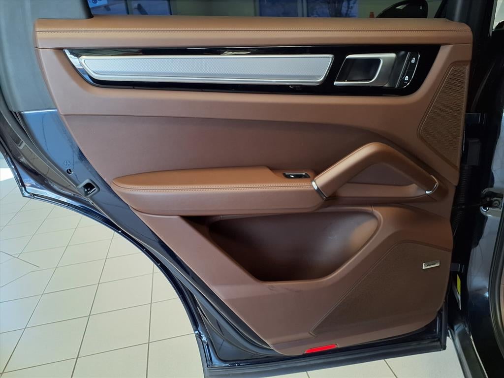 2023 Porsche Cayenne Platinum Edition