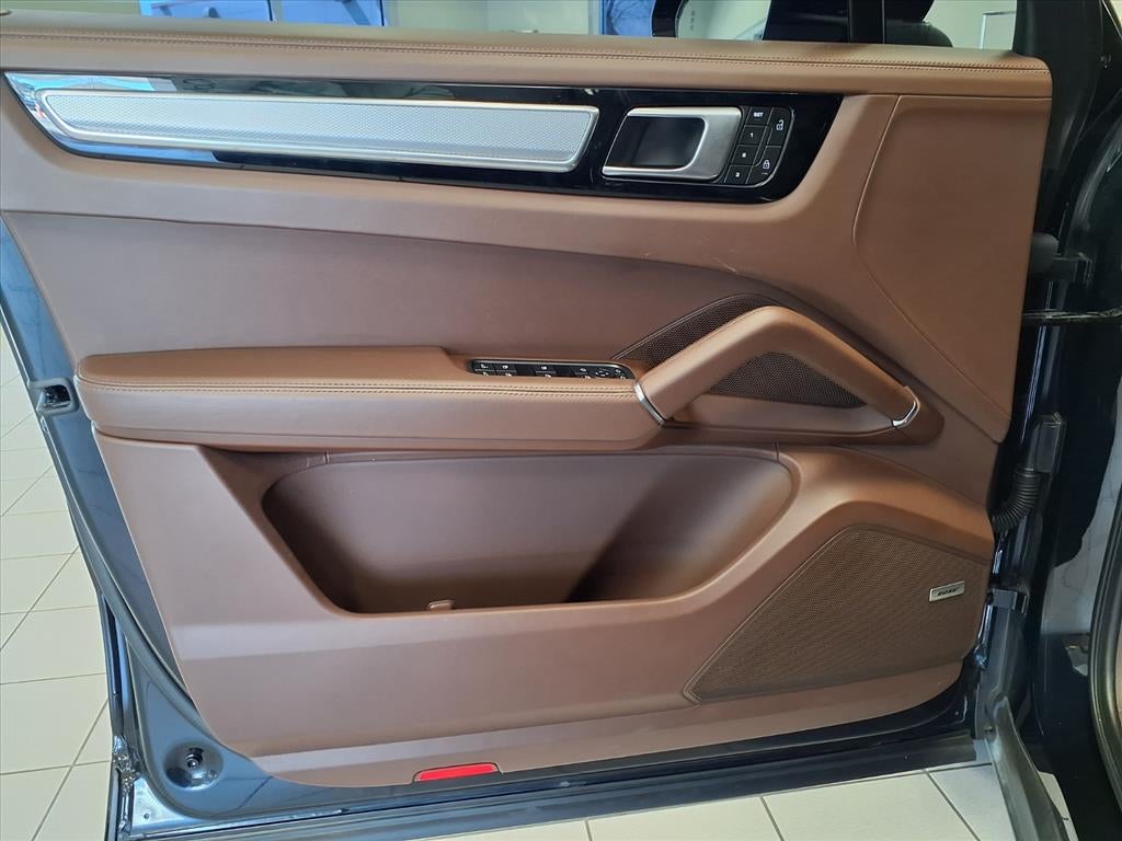 2023 Porsche Cayenne Platinum Edition