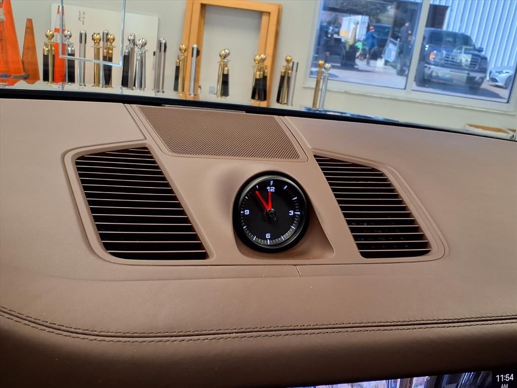 2023 Porsche Cayenne Platinum Edition