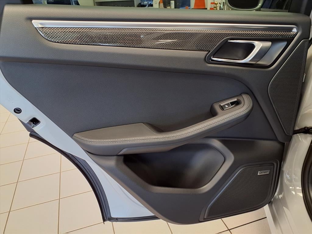 2021 Porsche Macan Turbo