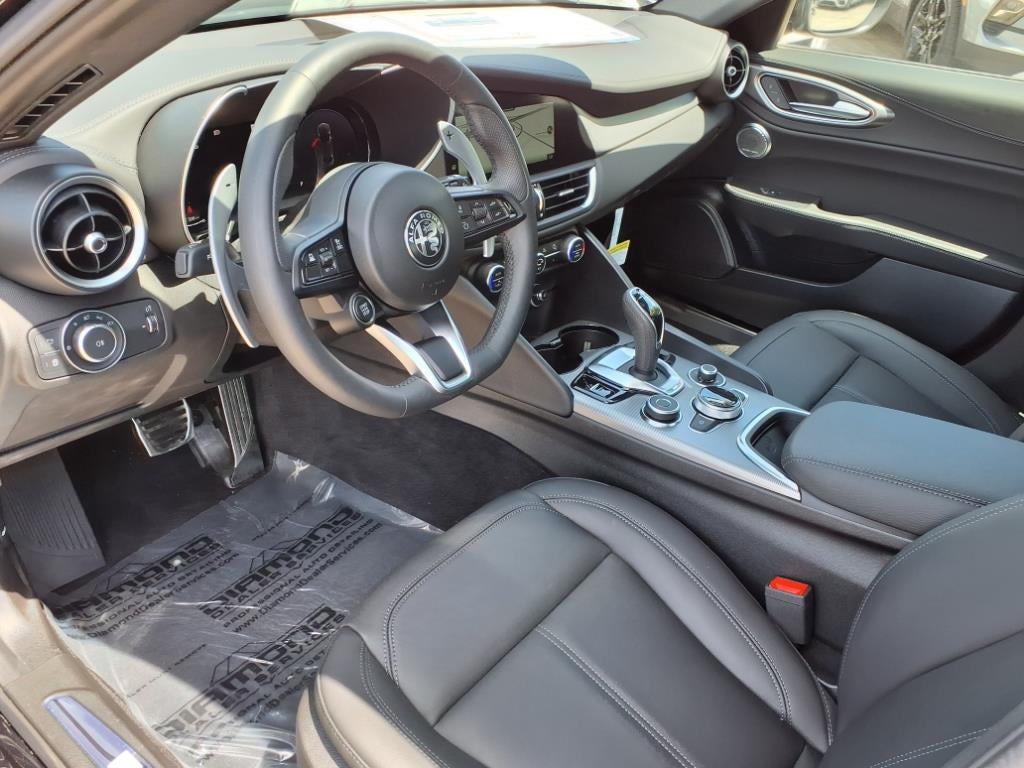 2025 Alfa Romeo Giulia Base CTA