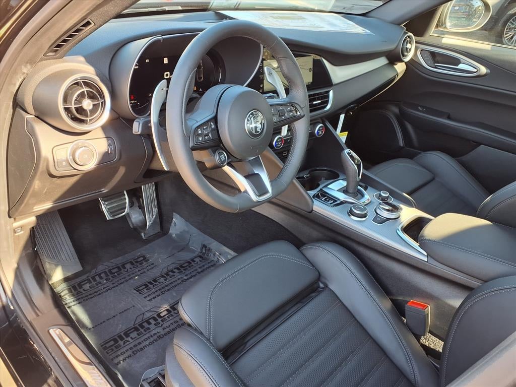 2025 Alfa Romeo Giulia Base