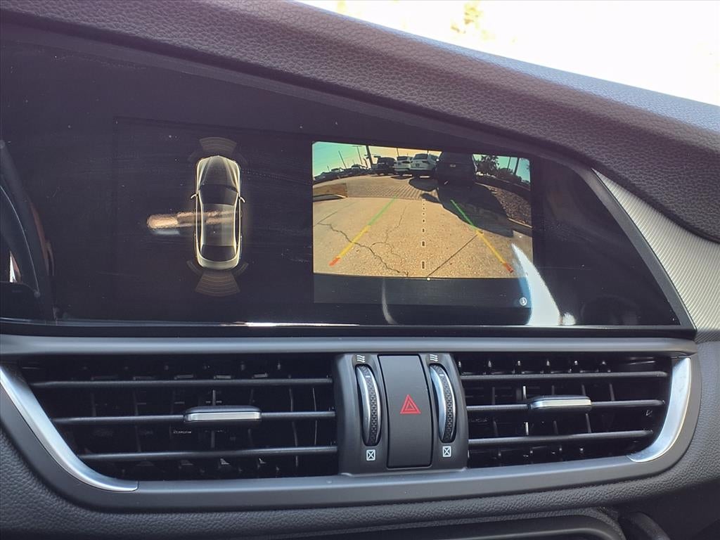 2025 Alfa Romeo Giulia Base