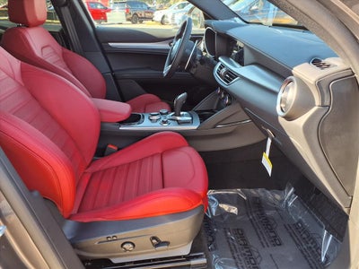 2025 Alfa Romeo Stelvio Sprint