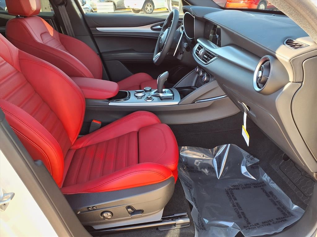 2026 Alfa Romeo Stelvio Base