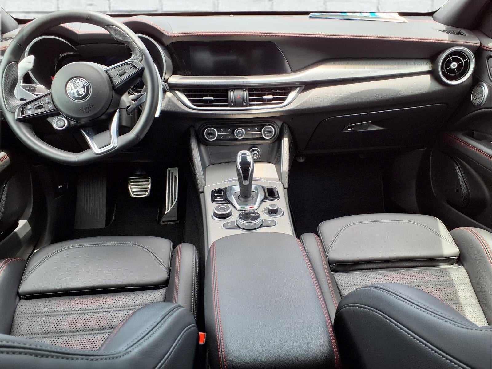 2025 Alfa Romeo Stelvio Tributo Italiano Special Edition