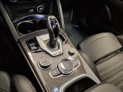 2022 Alfa Romeo Stelvio Quadrifoglio